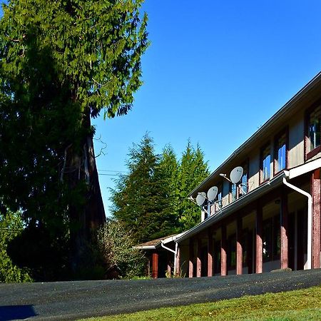 The Bamfield Motel Salmon Beach ภายนอก รูปภาพ